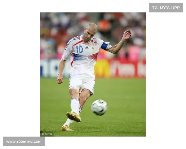 从技术统治到荣誉巅峰看齐达内如何定义自己辉煌的黄金时代 从技术统治到荣誉巅峰看齐达内如何定义自己辉煌的黄金时代